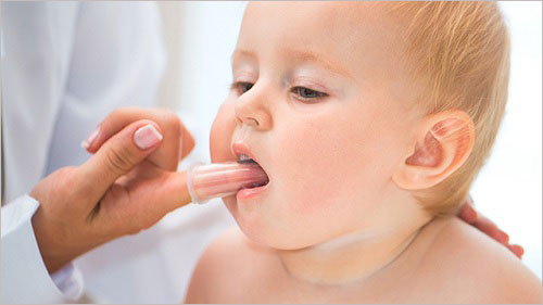 Hẹn lịch khám răng miệng cho trẻ