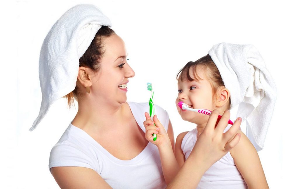 Hướng dẫn cha mẹ cách bảo vệ sức khỏe răng miệng 