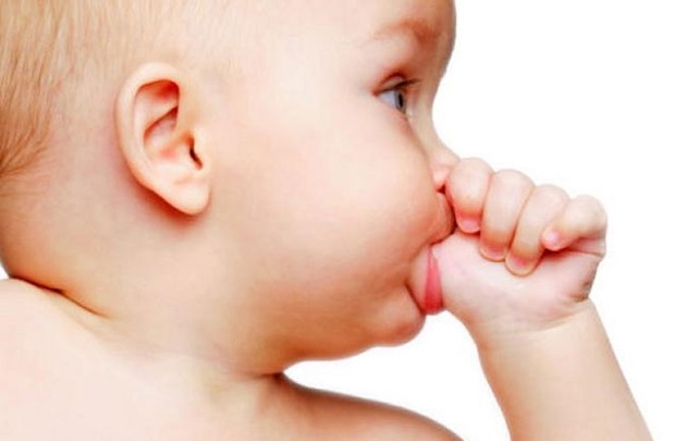 Những thói quen ảnh hưởng xấu đến sức khỏe răng miệng của trẻ 