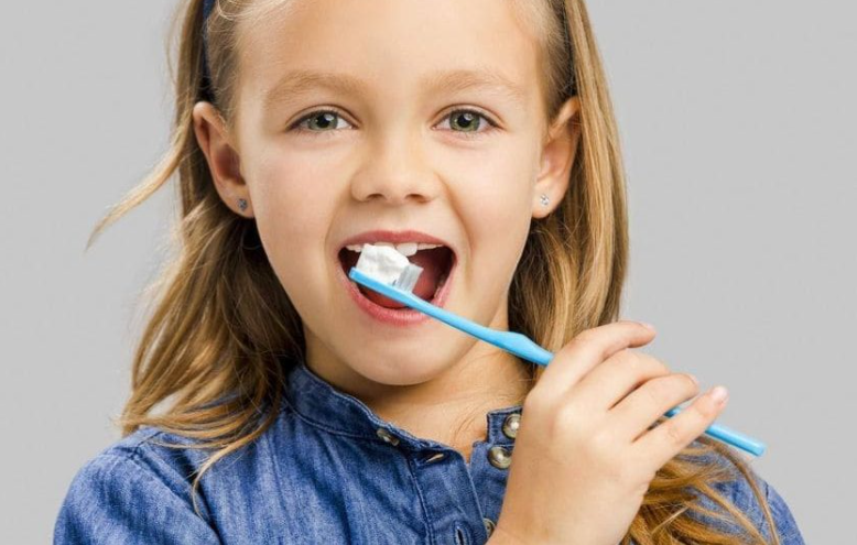 Tầm quan trọng của việc vệ sinh răng miệng cho bé