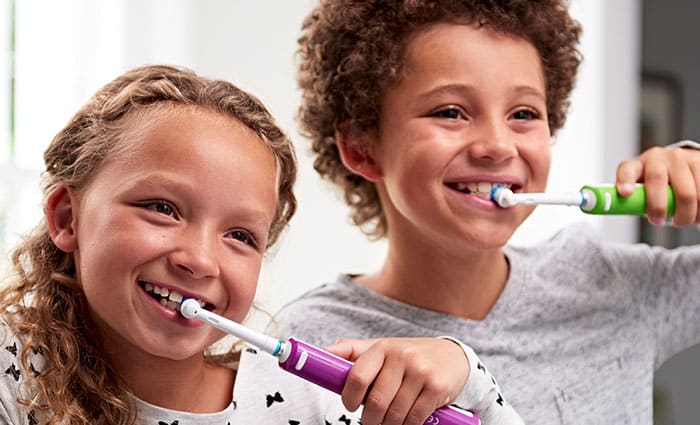 Tạo hứng thú thích đánh răng cho bé để chăm sóc răng miệng