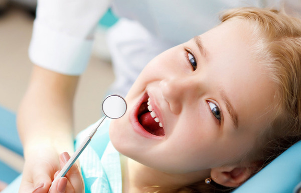Có nên bọc răng sứ cho trẻ em không?